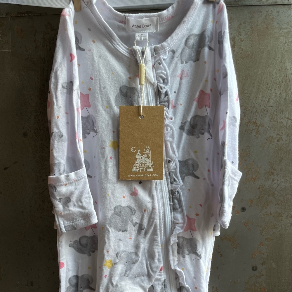 Angel dear sleeper onesie 0-3m - elephants and stars NWT